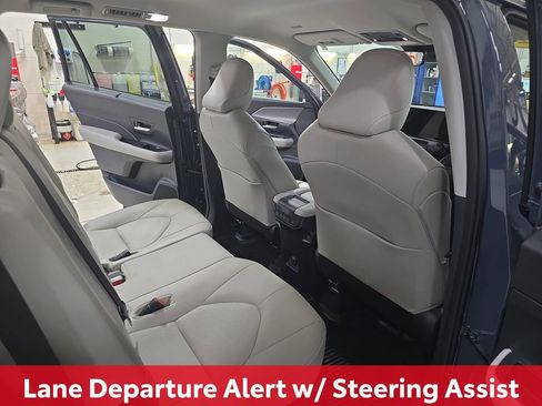 Certified 2024 Toyota Grand Highlander XLE image 12