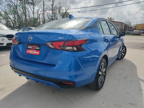 Used 2024 Nissan Versa SV image 4