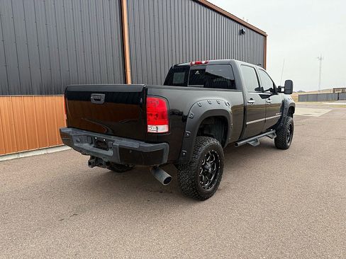 Used 2011 GMC Sierra 2500 Denali image 5