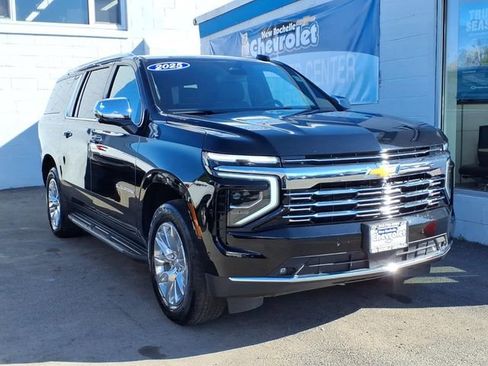 Used 2025 Chevrolet Suburban Premier AWD/4WD image 1