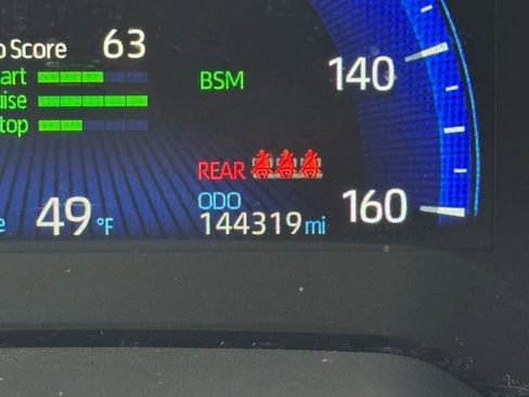 Used 2022 Toyota Corolla LE image 32