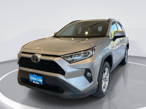 Used 2020 Toyota RAV4 XLE AWD/4WD image 1