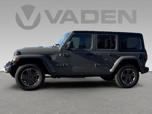 Used 2023 Jeep Wrangler Sahara image 7