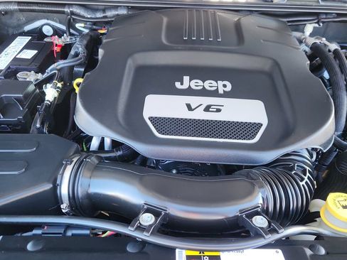 Used 2016 Jeep Wrangler Rubicon AWD/4WD image 14