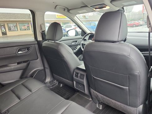 Used 2024 Nissan Rogue SL image 28