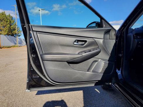 Used 2023 Nissan Sentra SV image 15