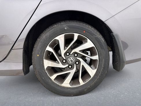 Used 2018 Honda Civic EX image 12