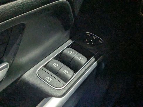 Used 2023 Mercedes-Benz EQB 250+ image 9