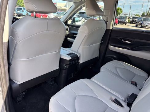 Certified 2024 Toyota Grand Highlander AWD image 50