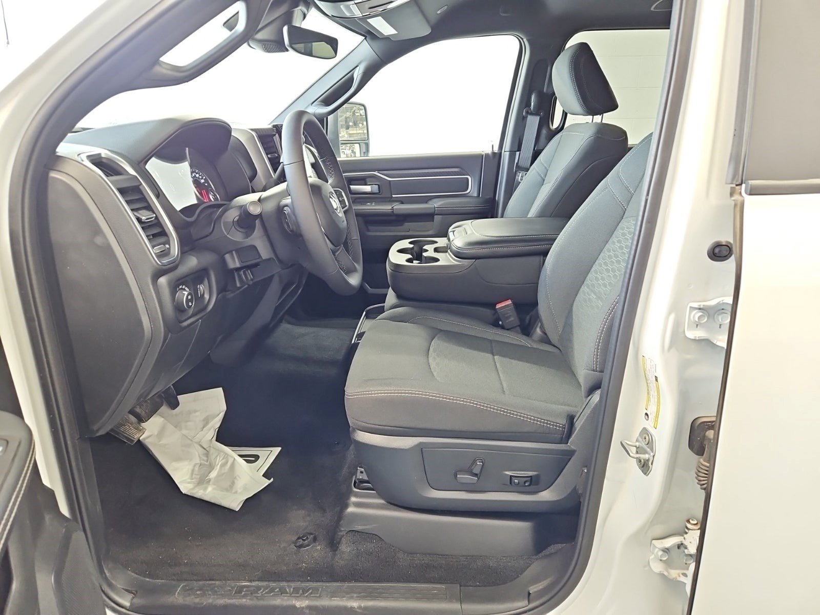 Used 2025 RAM 2500 Big Horn AWD/4WD image 7