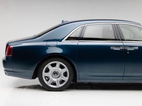 Used 2010 Rolls-Royce Ghost RWD image 21