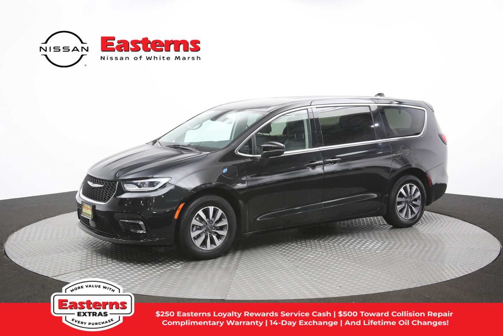 Used 2023 Chrysler Pacifica Touring-L FWD image 61