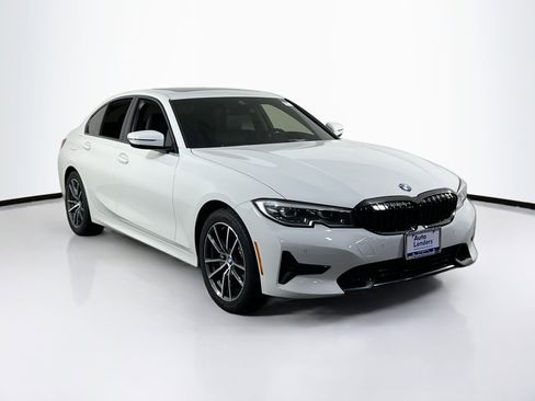 Used 2020 BMW 330i xDrive Sedan w/ Convenience Package image 3