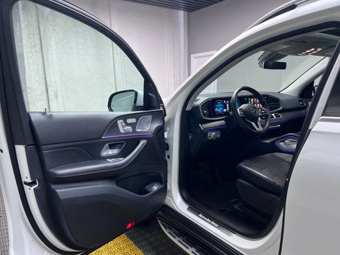 Used 2020 Mercedes-Benz GLS 450 4MATIC image 10