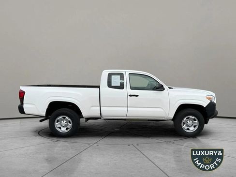 Used 2022 Toyota Tacoma SR image 4