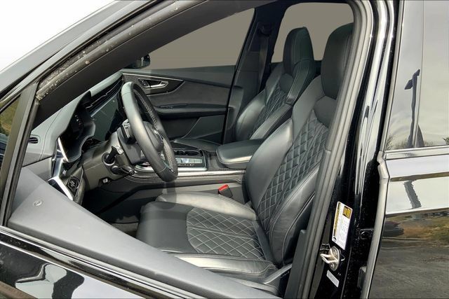 Used 2023 Audi SQ7 Premium Plus w/ Executive Package AWD/4WD image 17