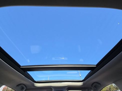 Used 2024 Honda Pilot Touring image 38