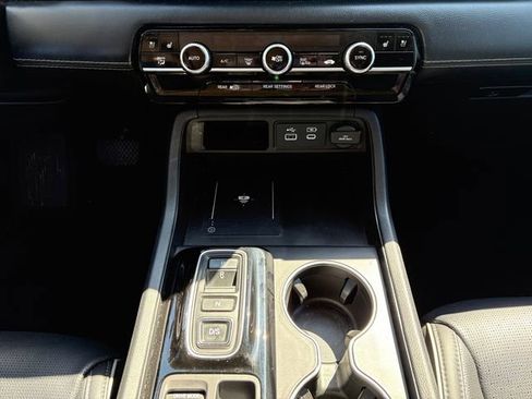 Used 2023 Honda Pilot Elite image 11