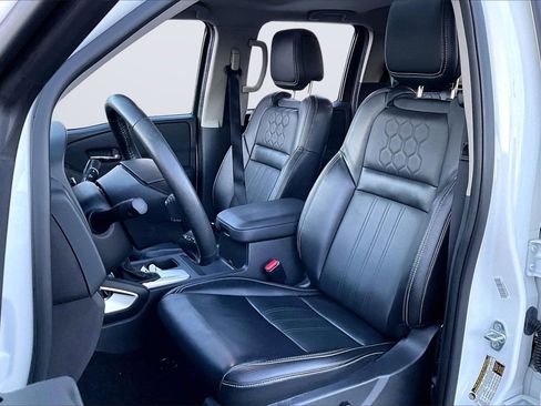 Used 2024 Nissan Frontier SL w/ Technology Package image 19