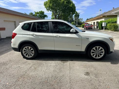 Used 2017 BMW X3 sDrive28i RWD image 2