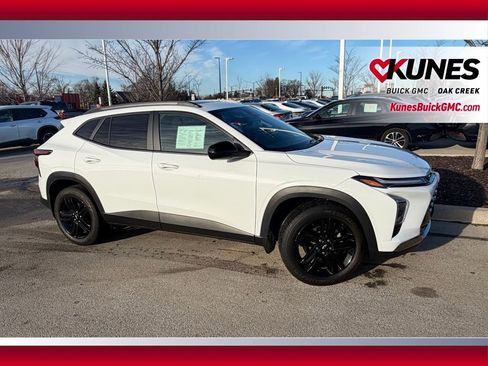 Used 2024 Chevrolet Trax ACTIV w/ Sunroof Package image 6