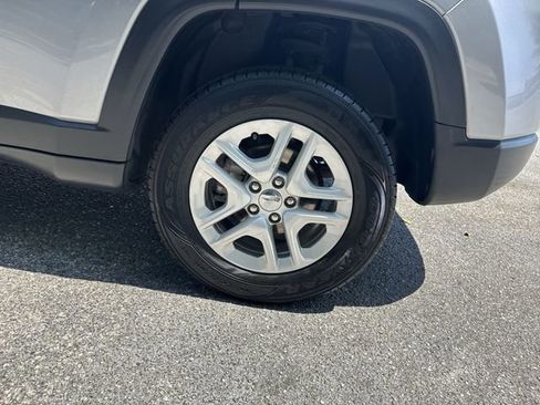 Used 2018 Jeep Compass Sport AWD/4WD image 30