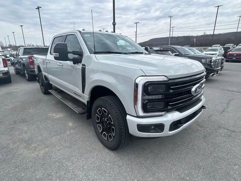 Used 2025 Ford F250 Platinum image 2