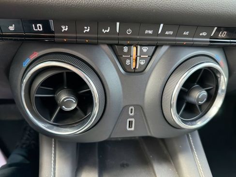 Used 2023 Chevrolet Blazer LT w/ Convenience Package FWD image 23