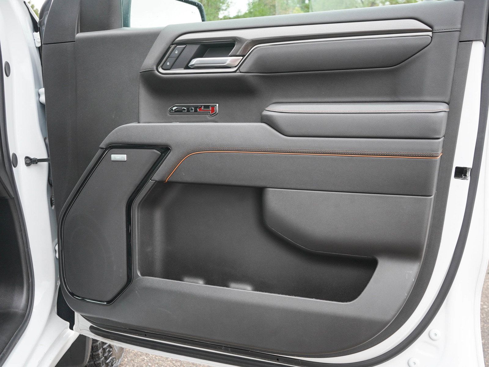 Used 2025 GMC Sierra 1500 AT4 AWD/4WD image 9