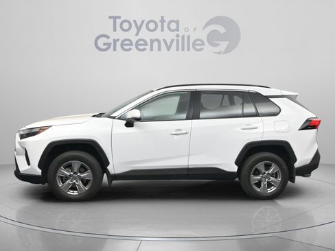 Used 2024 Toyota RAV4 XLE w/ Convenience Package image 5