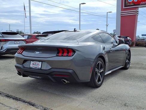 Used 2025 Ford Mustang Coupe image 6