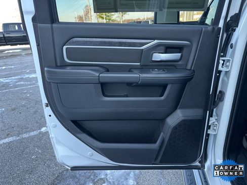 Used 2024 RAM 3500 Big Horn image 43