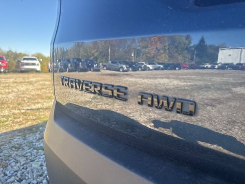 Used 2023 Chevrolet Traverse LT w/ Midnight/Sport Edition image 41