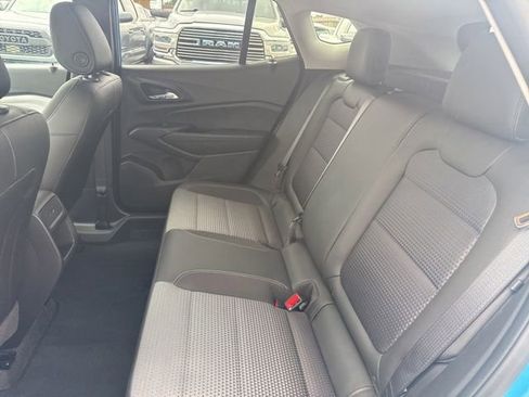 Used 2025 Chevrolet Trax LT w/ LT Convenience Package FWD image 28