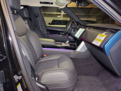 New 2026 Land Rover Range Rover Long Wheelbase SE AWD/4WD image 30