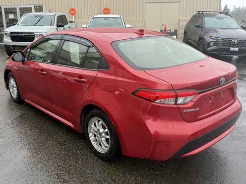 Used 2020 Toyota Corolla LE image 2