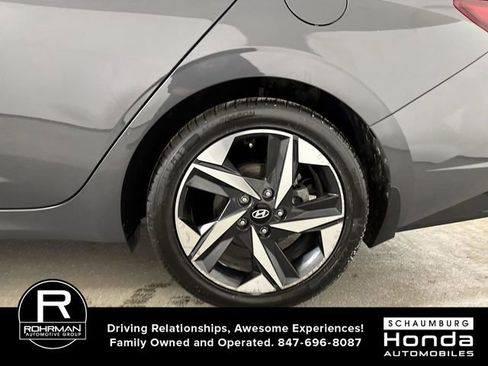 Used 2023 Hyundai Elantra Limited image 5