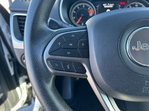 Used 2019 Jeep Cherokee Latitude w/ Popular Appearance Group image 15