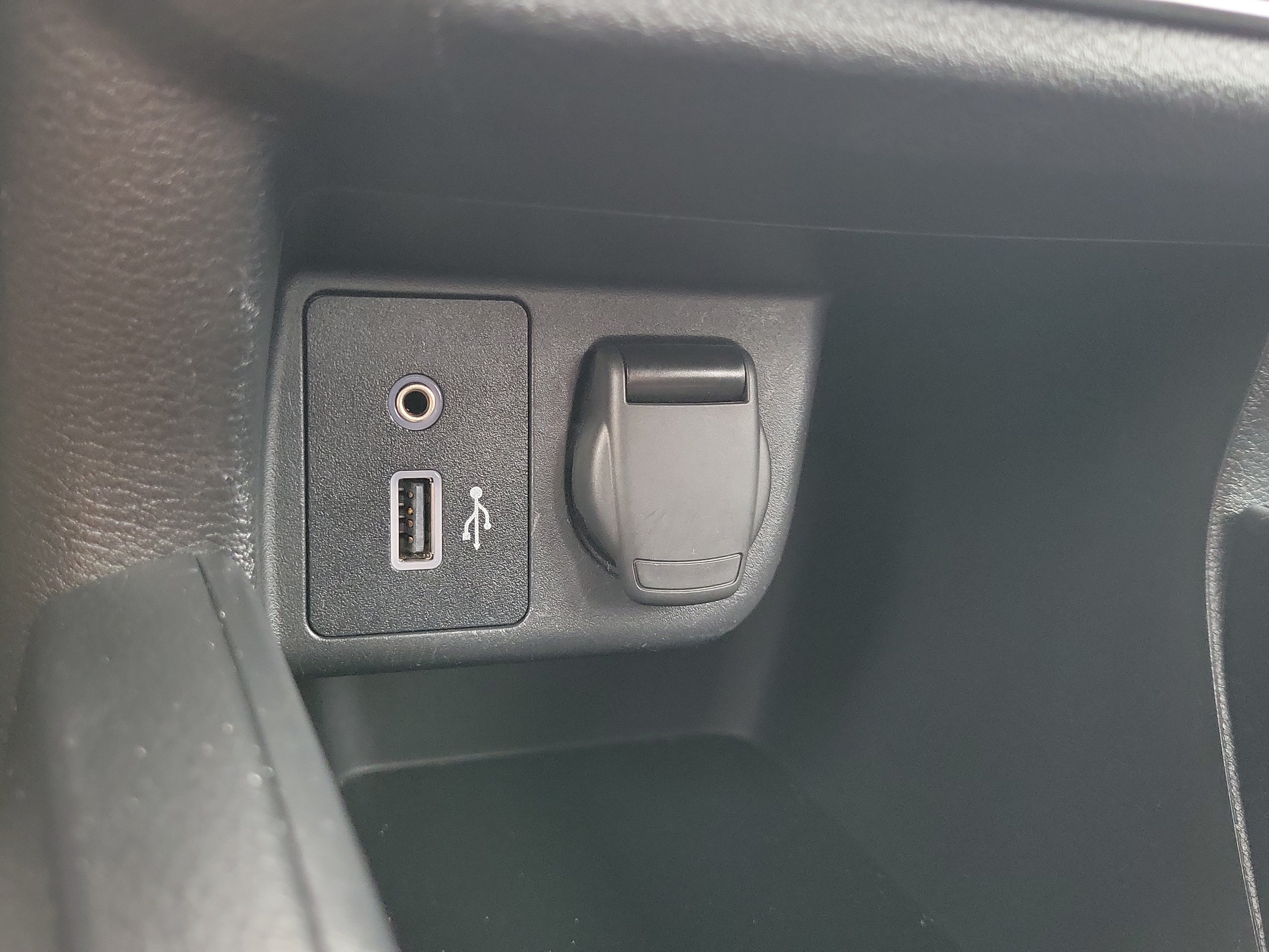 Certified 2025 Nissan Versa S w/ S Plus Package FWD image 27