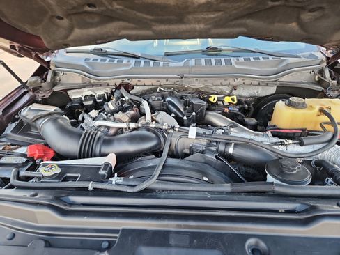 Used 2017 Ford F250 Lariat w/ Chrome Package image 22