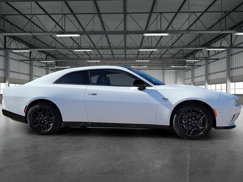 New 2024 Dodge Charger R/T w/ Plus Group image 5