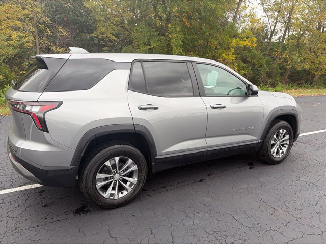Used 2026 Chevrolet Equinox LT FWD image 10