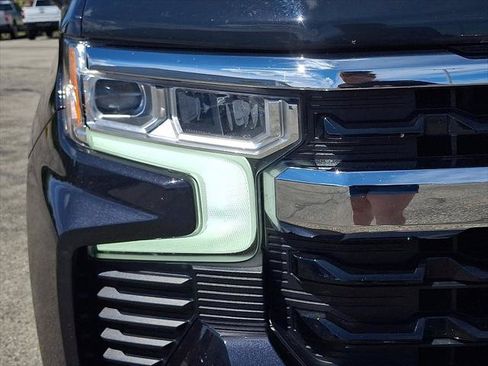 Used 2022 Chevrolet Silverado 1500 LT AWD/4WD image 10