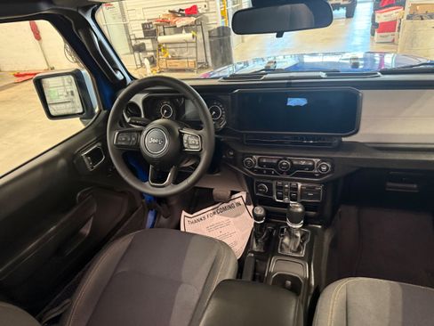 Certified 2025 Jeep Wrangler Unlimited Sport AWD/4WD image 18