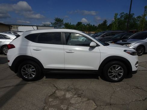 Used 2016 Hyundai Tucson SE w/ Option Group 02 AWD/4WD image 4