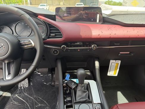 New 2026 MAZDA MAZDA3 Hatchback w/Premium Plus Pkg AWD/4WD image 17