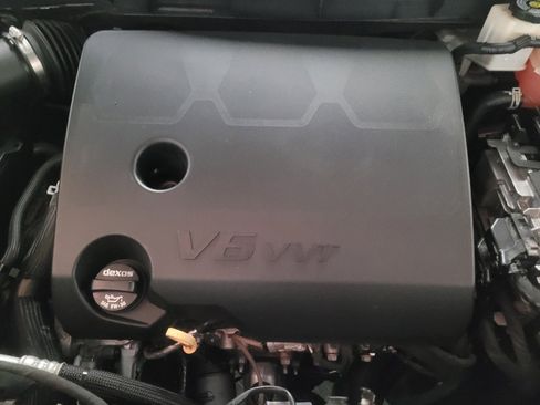 Used 2019 Chevrolet Traverse LT FWD image 30