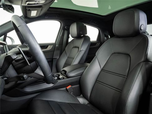Certified 2026 Porsche Cayenne S AWD/4WD image 5