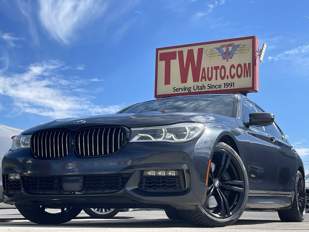 Used 2016 BMW 750i xDrive AWD/4WD image 1