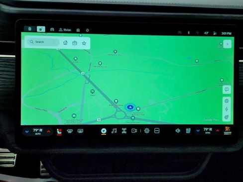 Used 2023 Rivian R1S Adventure image 21